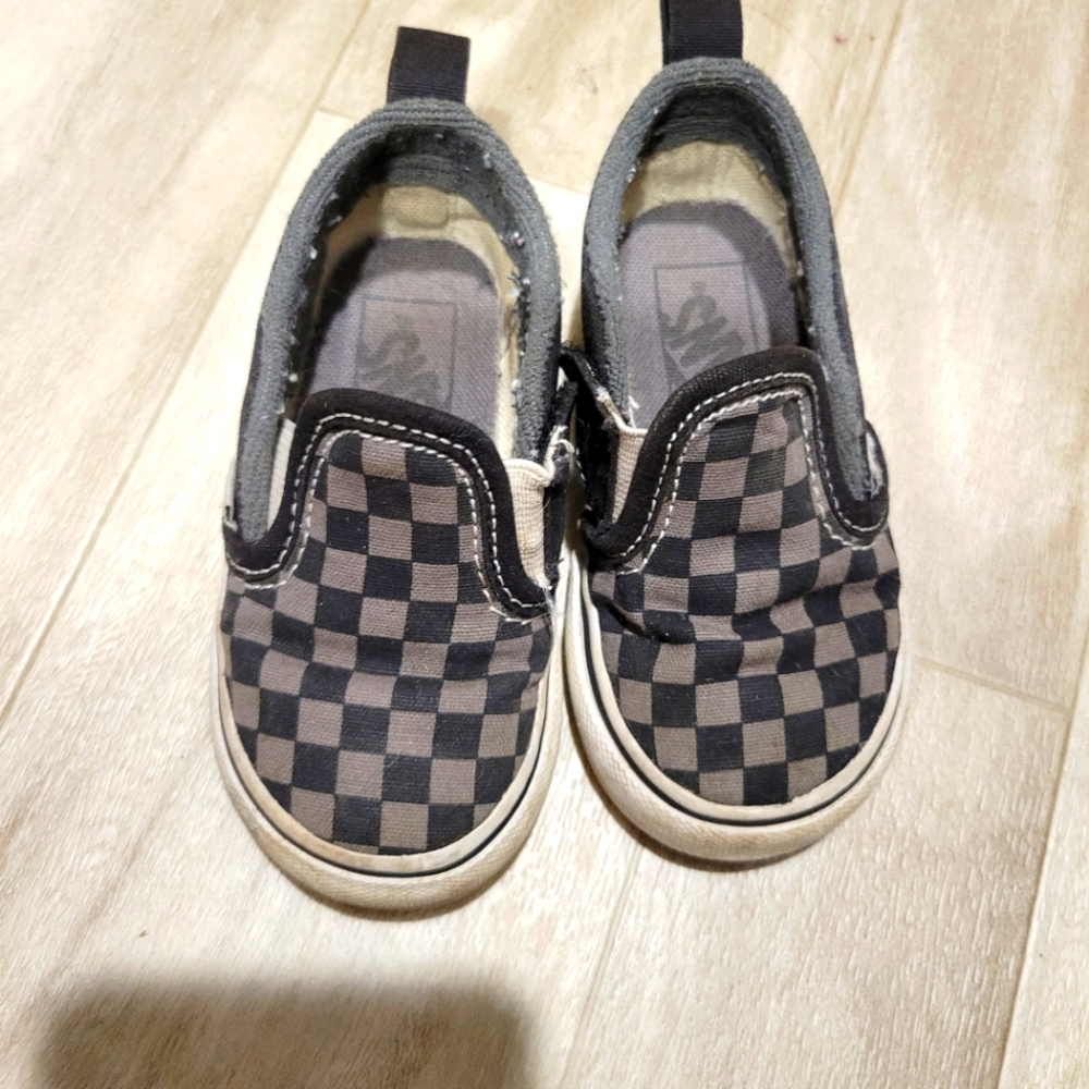 Vans - Picture 2 of 3